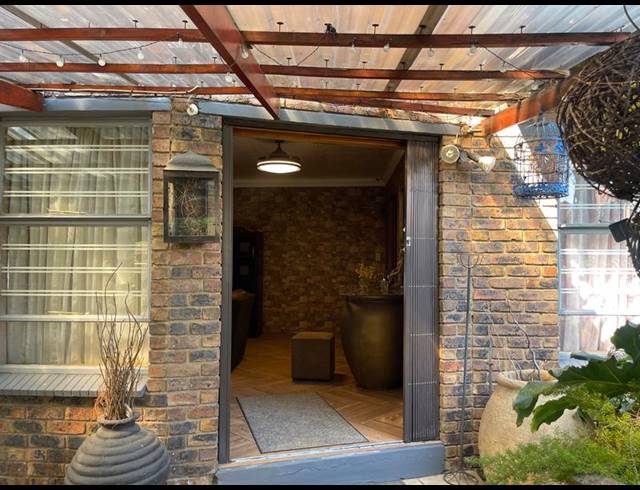 4 BEDROOM HOUSE FOR SALE IN VANDERBIJLPARK SE 4